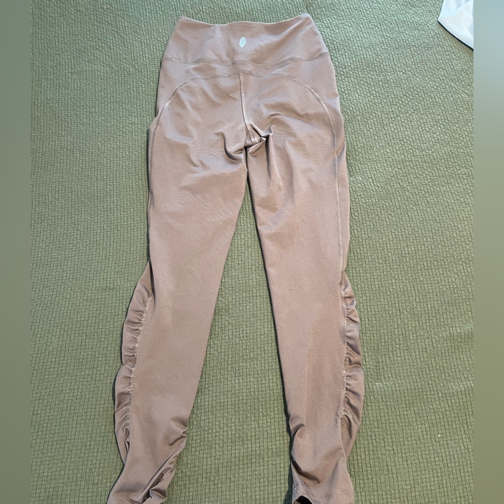 Brown Ruched Leggings - Picture 6 of 6